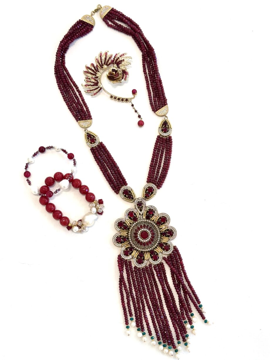 Parure granati e pietre dure